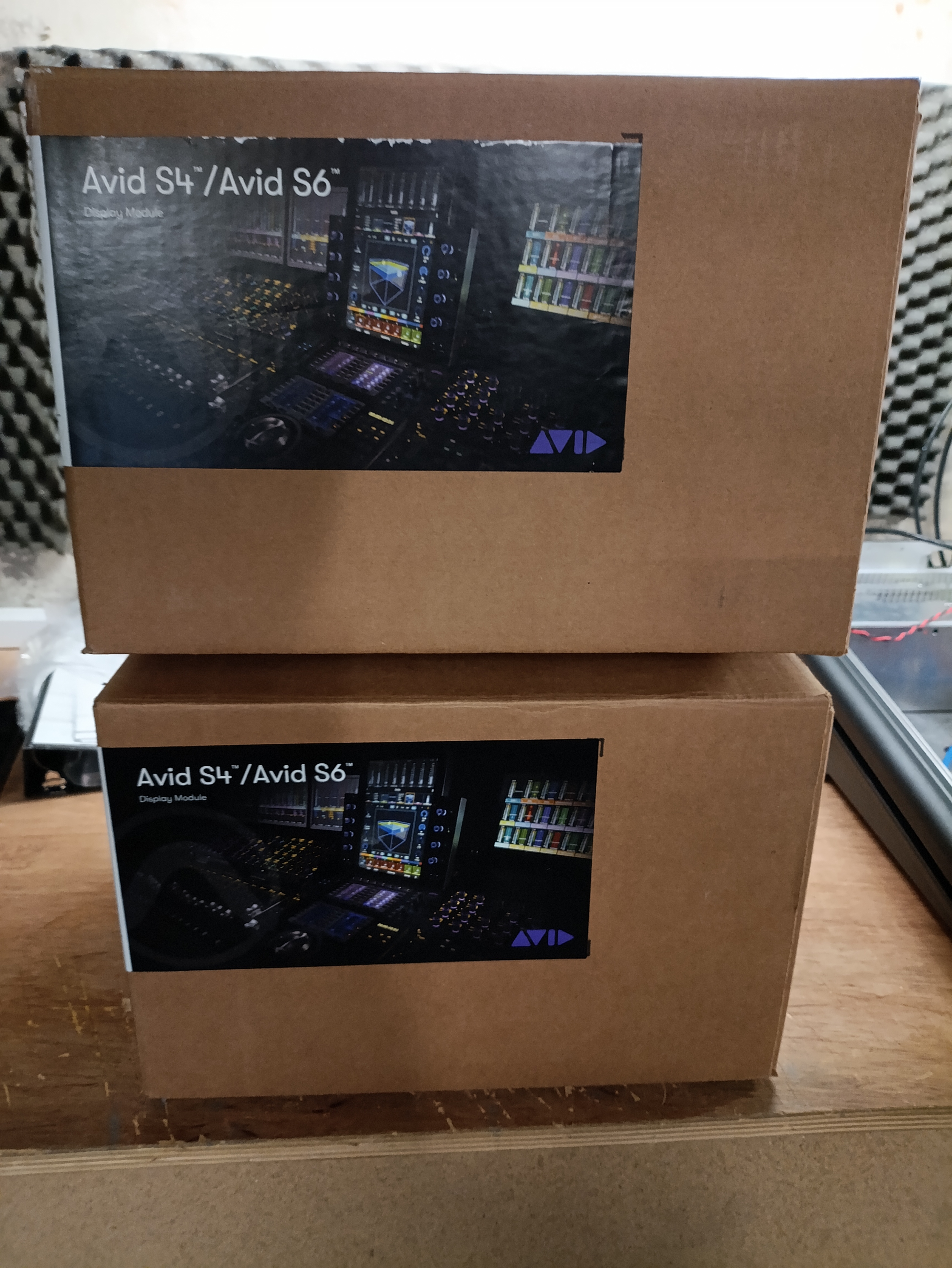 Avid S4 Konsole - 16 Fader / Dual-Display / 4 Fuß (Demo) Avid S4 Konsole - 16 Fader / Dual-Display / 4 Fuß (Demo)