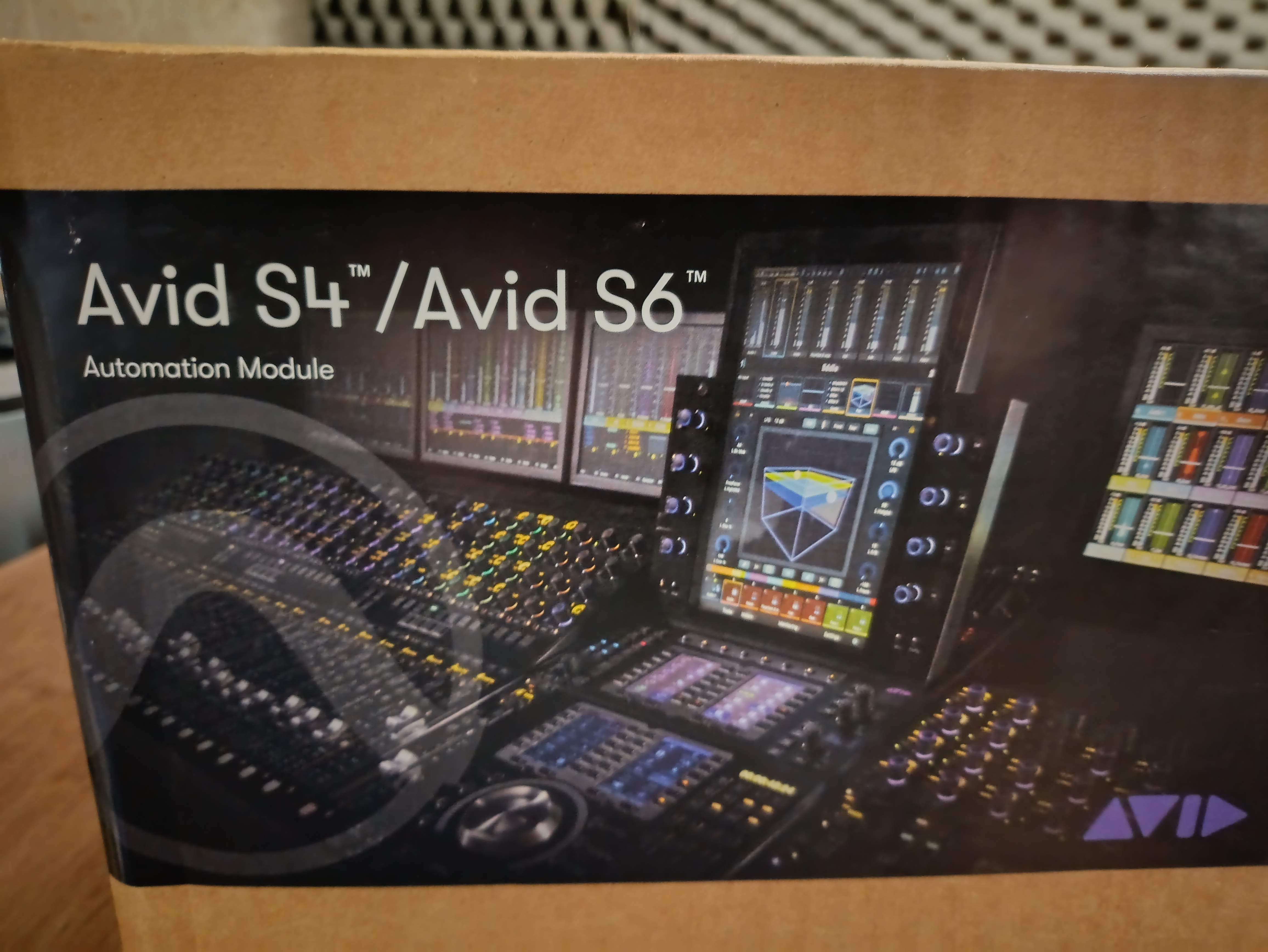 Avid S4 Konsole - 16 Fader / Dual-Display / 4 Fuß (Demo) Avid S4 Konsole - 16 Fader / Dual-Display / 4 Fuß (Demo)